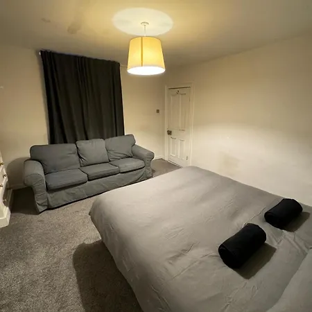 Extraordinary Double Near Croke Park - 3 Pensión